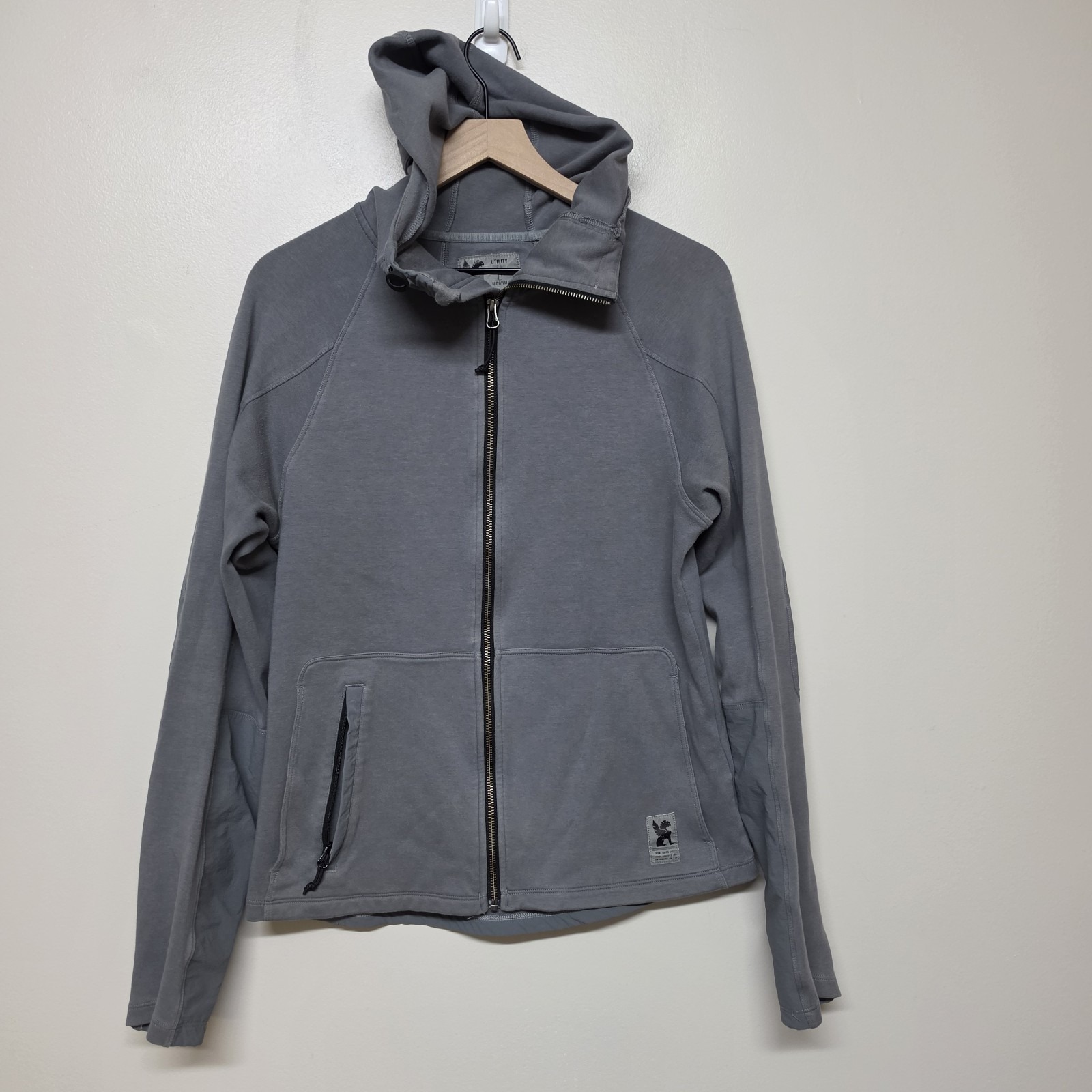 Chrome Industries Jacket Men M Full Zip Hoodie Technical Fleece Cycling Gray — image 6 of 8